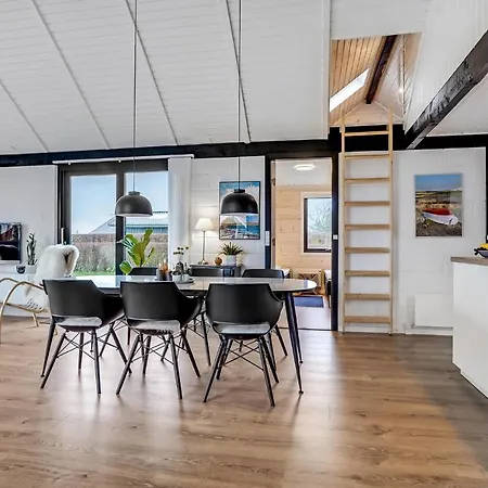 Stunning In With 3 Bedrooms And Wifi Feriehus Egernsund