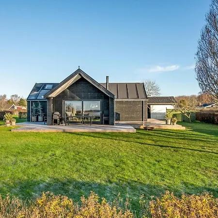 Сasa de vacaciones Stunning In With 3 Bedrooms And Wifi Egernsund